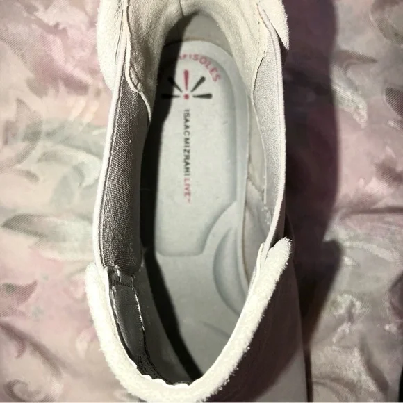 Isaac Mizrahi Live Chelsea Boots Suede Light Grey Cement Gloria sz 10 New No Box - Picture 10 of 11